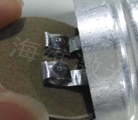 牛角电容焊接1